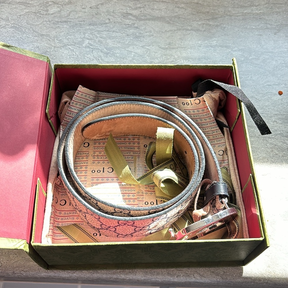 Gucci Size 90 belt